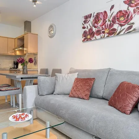 Percic With Shared Pool Apartamento