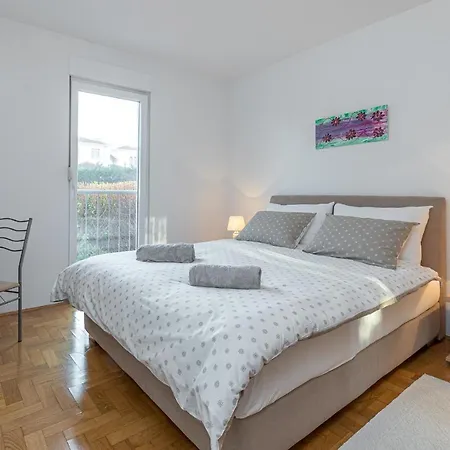 Percic With Shared Pool Apartment *