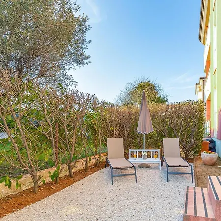 Apartment Percic With Shared Pool