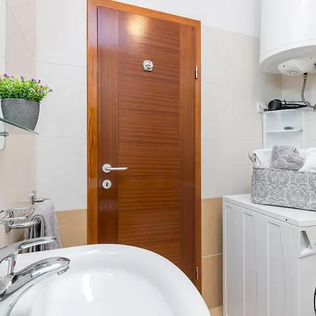 Percic With Shared Pool Apartamento *