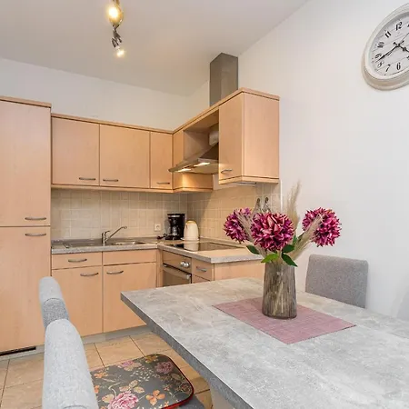Apartamento Percic With Shared Pool *